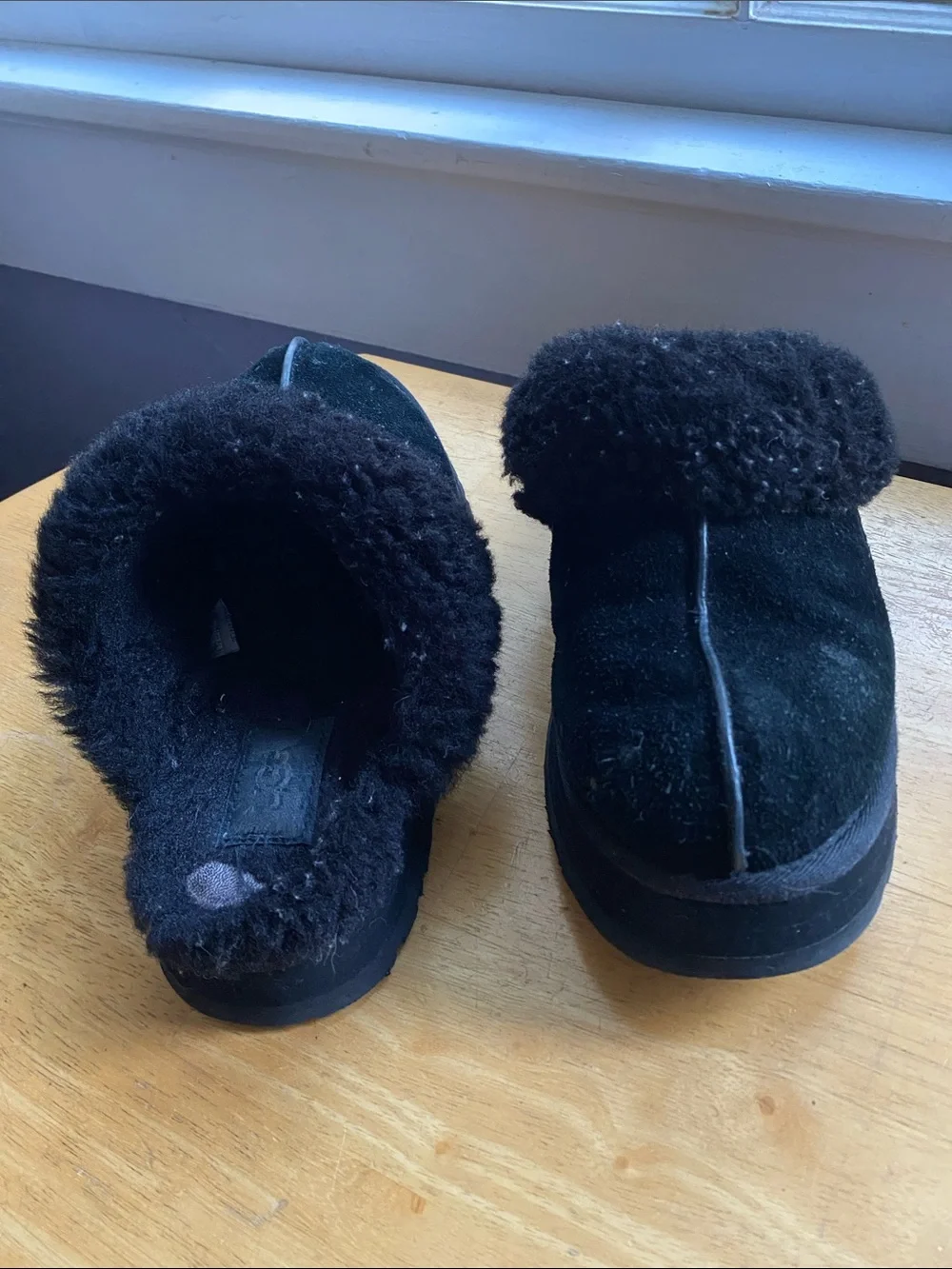 ! UGG warm slippers size 8 used well